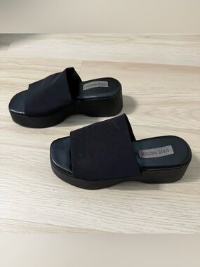 Steve Madden Black Wide Strap Slide Platform Sandals